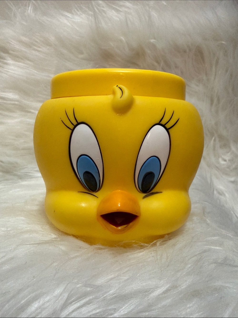 Vintage 1992 Warner Bros. Tweety Bird Yellow Character 3D Plastic Mug Collection